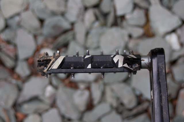 funn-funndamental-flat-pedals-2-2.jpg