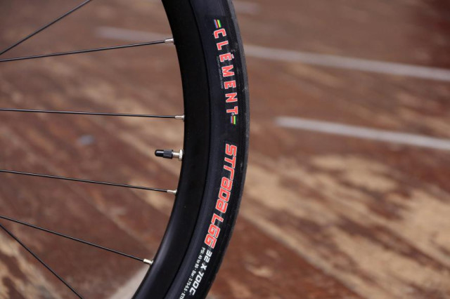 genesis-datum-10-tyre.jpg