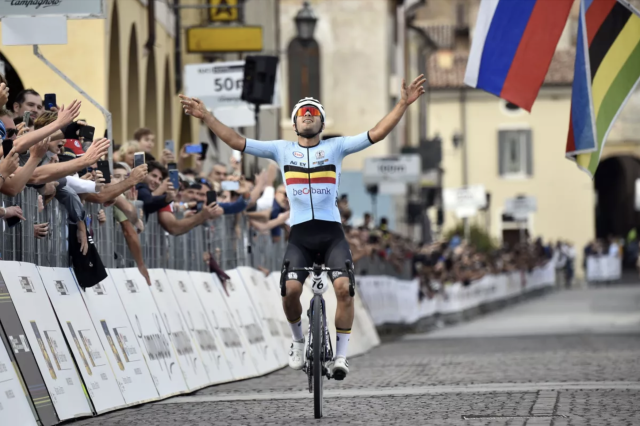 Gianni Vermeersch wins 2022 UCI Gravel Worlds