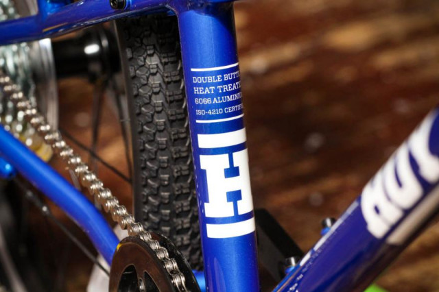 hoybonaly-framedetail.jpg