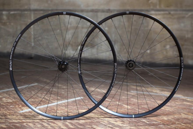 hunt-4-season-gravel-disc-x-wide-wheelset.jpg