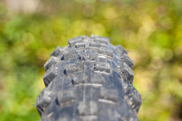 hutchinson-toro-koloss-tyre-review-2.jpg