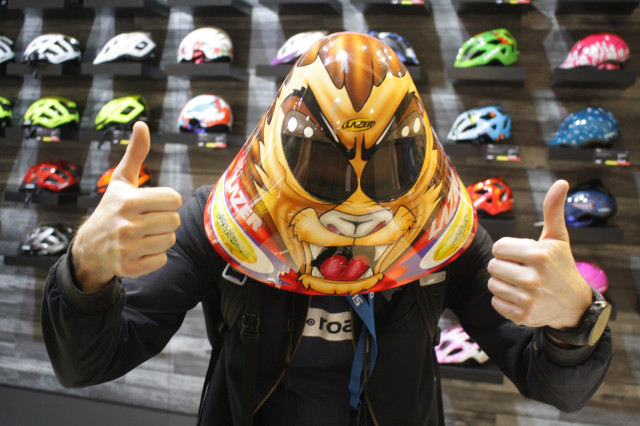 icebike19 lazer record helmet 3.JPG