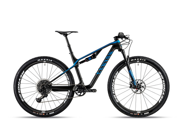 lux-cf-slx-9-pro-race_black_sea.jpg