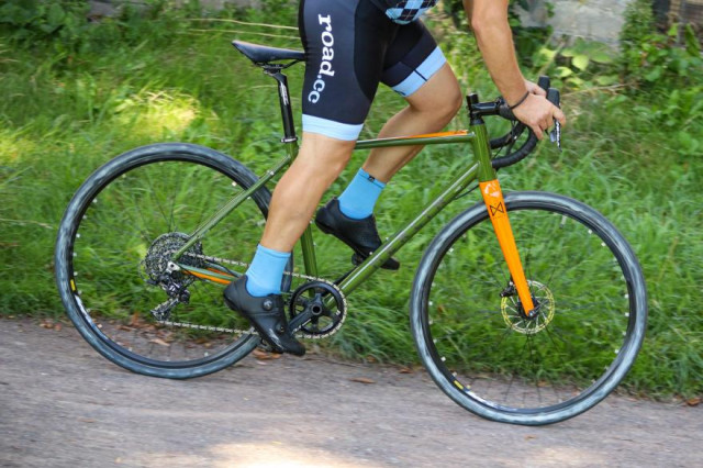 merlin-malt-g1x-apex-1-gravel-bike-riding-3.jpg