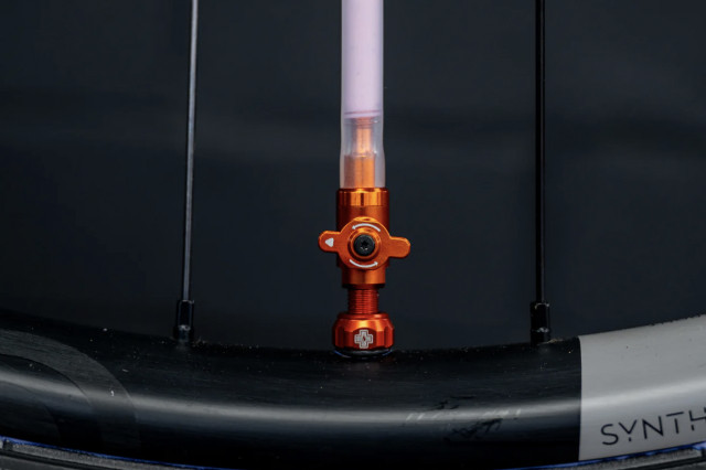 Muc-off Big Bore valves