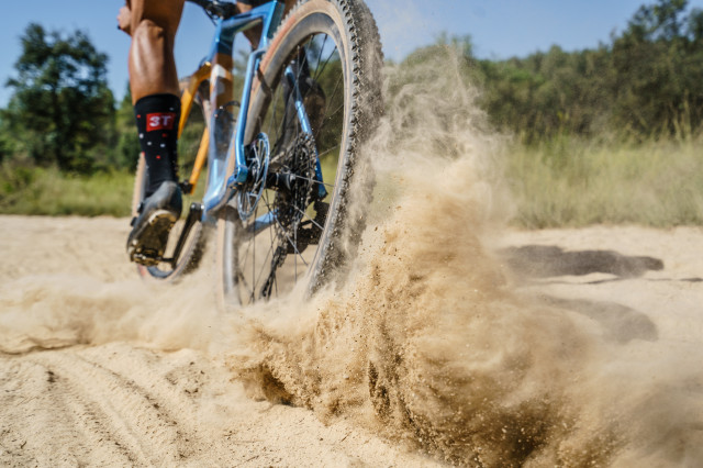 3T Exploro AXS 4
