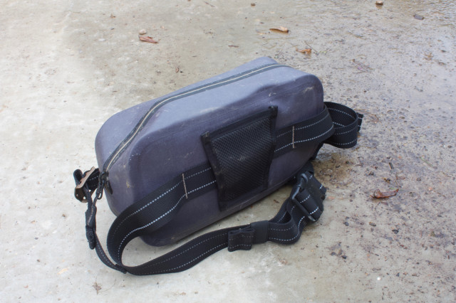 showers-pass-rainslinger-hip-pack-review-3.jpg
