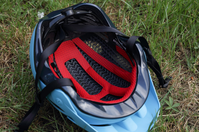 5 cool things Bontrager wavecel helmet