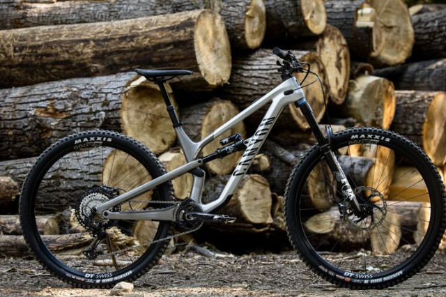 2022 Canyon Spectral CF 8 KIS