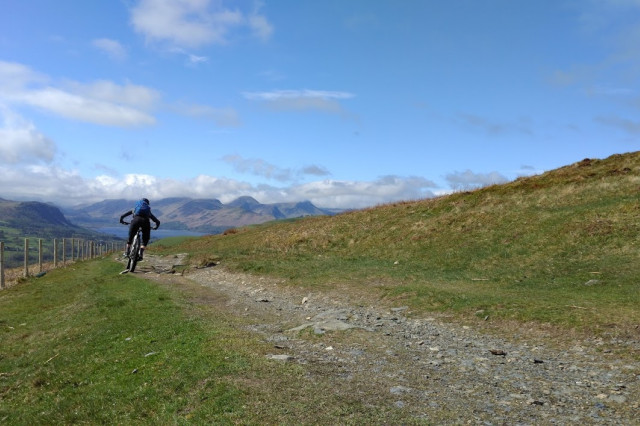 to the lakes.jpg