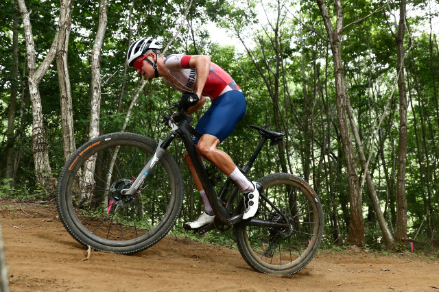 tom pidcock gold medal team gb great britain mountain bike tokyo 2020 olympics bike side.JPG