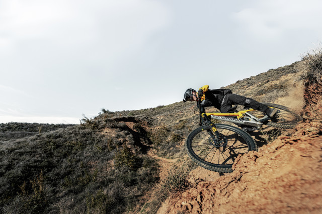 2023 Mondraker Foxy Carbon riding downhill
