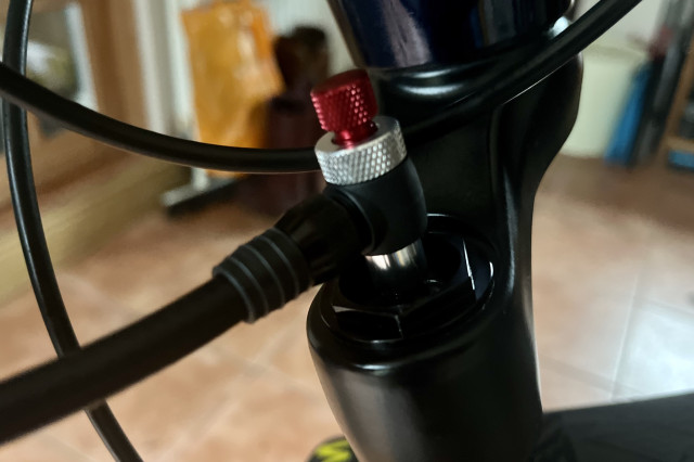 Zefal Z-Shock Pump valve