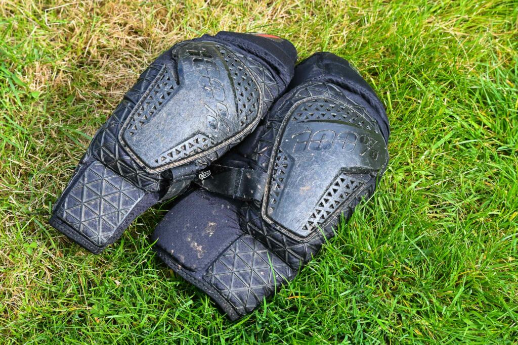 100-Surpass-knee-guards-review-100.jpg