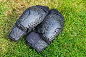 100% Surpass knee guards review