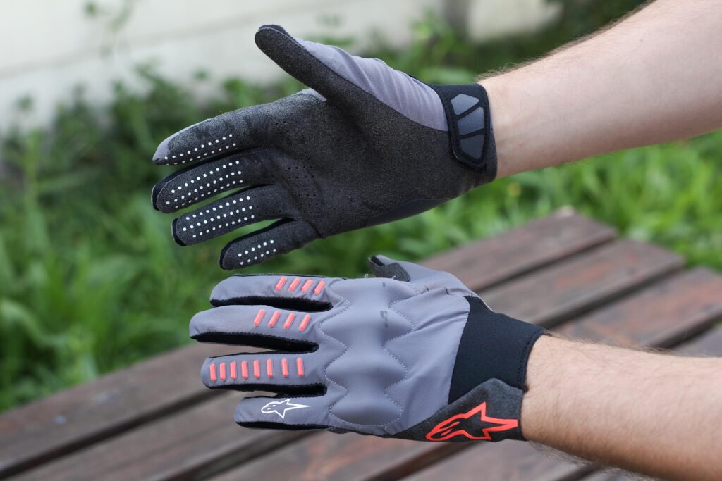2020 Alpinestars techstar gloves hero.jpg
