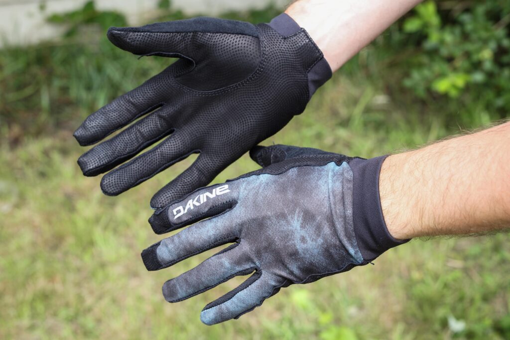 2020 dakine thrillium glove hero.jpg