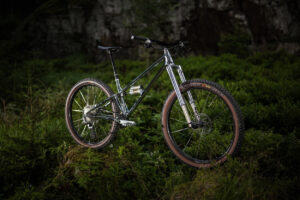 2020 huhn cyclesMOORHUHN-129 hero.jpg