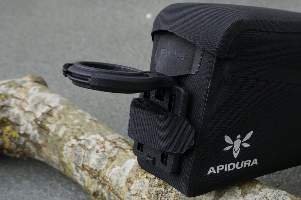 2021 76Projects ASS CLIP fitted to Apidura Bag