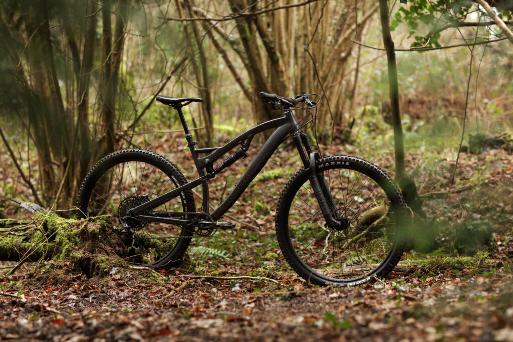 2021 Boardman MTR 8.9 hero.jpg