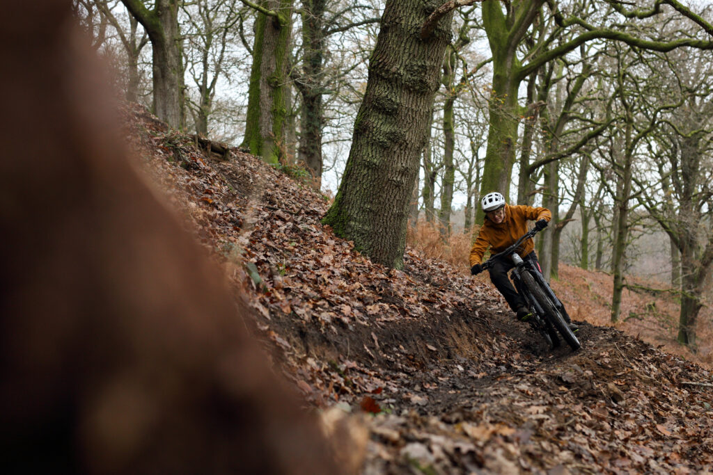 2021 Nukeproof Mega Comp 290 Riding 4.jpg