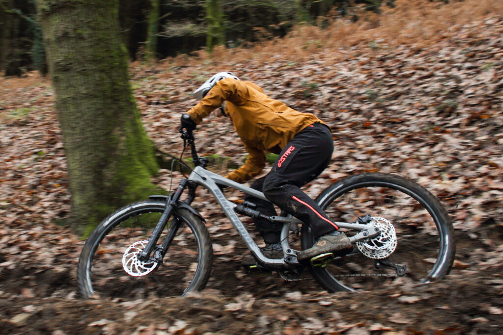 2021 Nukeproof Mega Comp 290 Riding 6.jpg