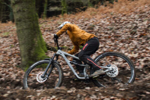 2021 Nukeproof Mega Comp 290 Riding 6.jpg