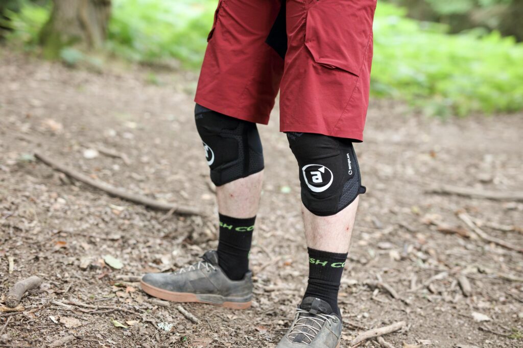 2021 amplifi havok knee zip hero.jpg