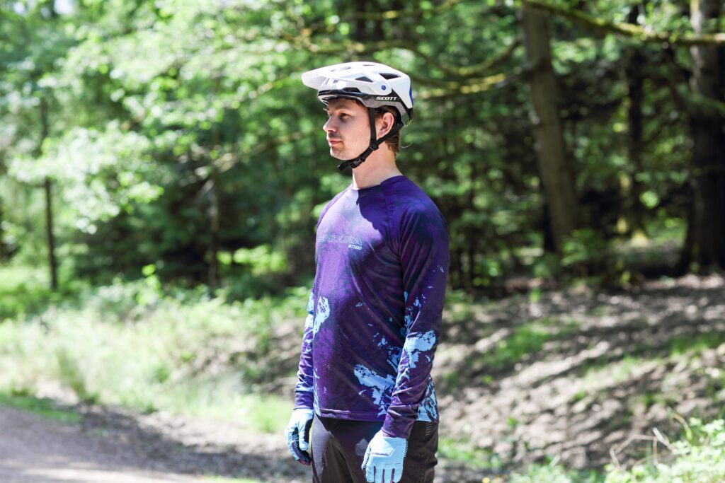 2021 endura mt500 jersey hero.jpg
