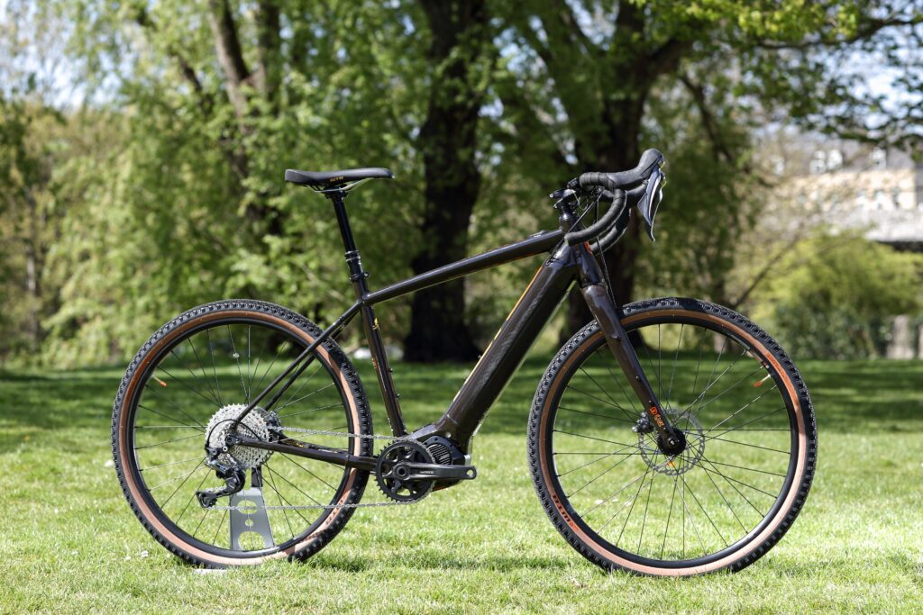 2021 kona libre el hero straight.jpg