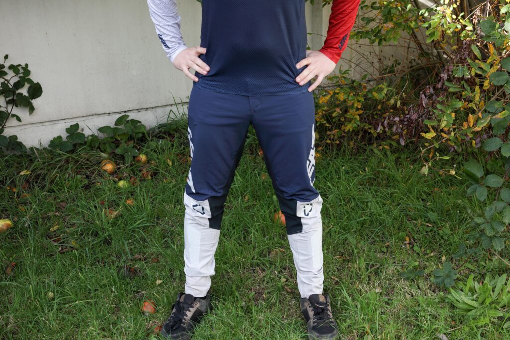 2021 leatt mtb 4.0 pant hero.jpg