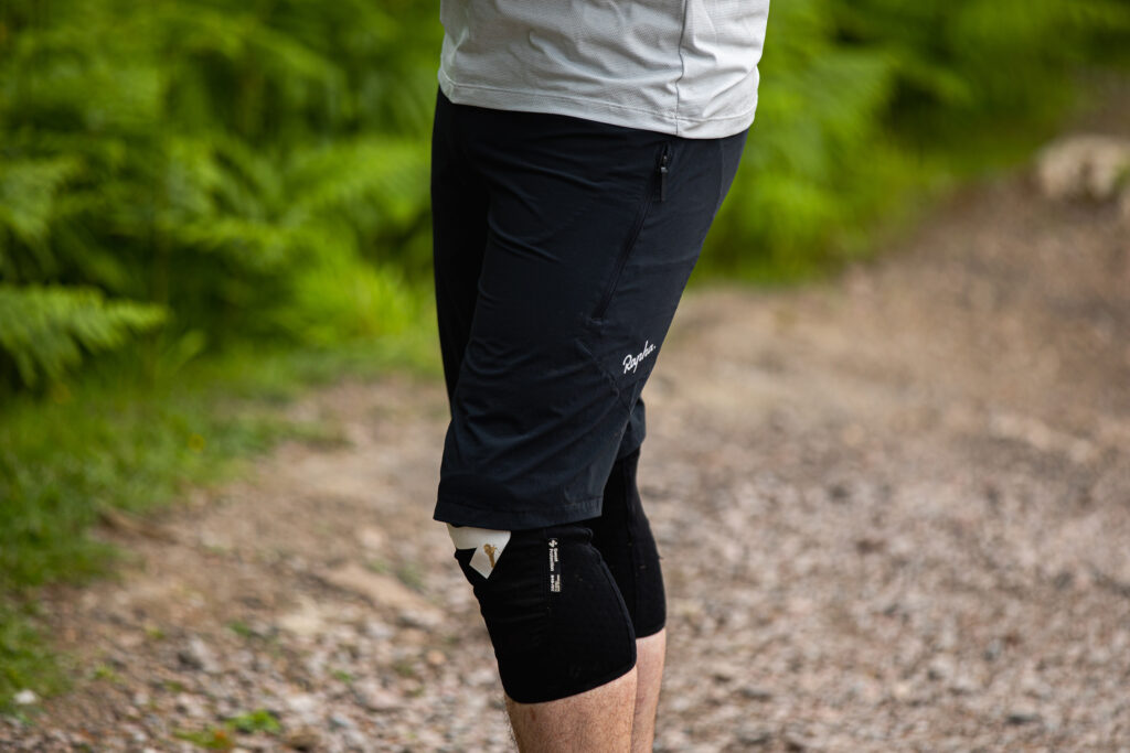 2021 rapha mens trail shorts side.jpg