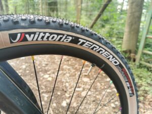 2021_Vittoria_Terreno_XC_side.jpg