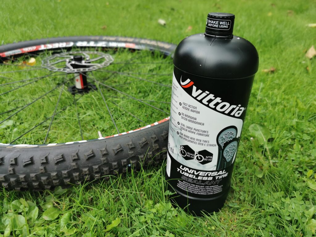2021_Vittoria_Universal_Sealant_main.jpg
