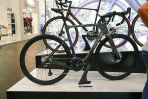 2022 Fuji Jari sideview at eurobike