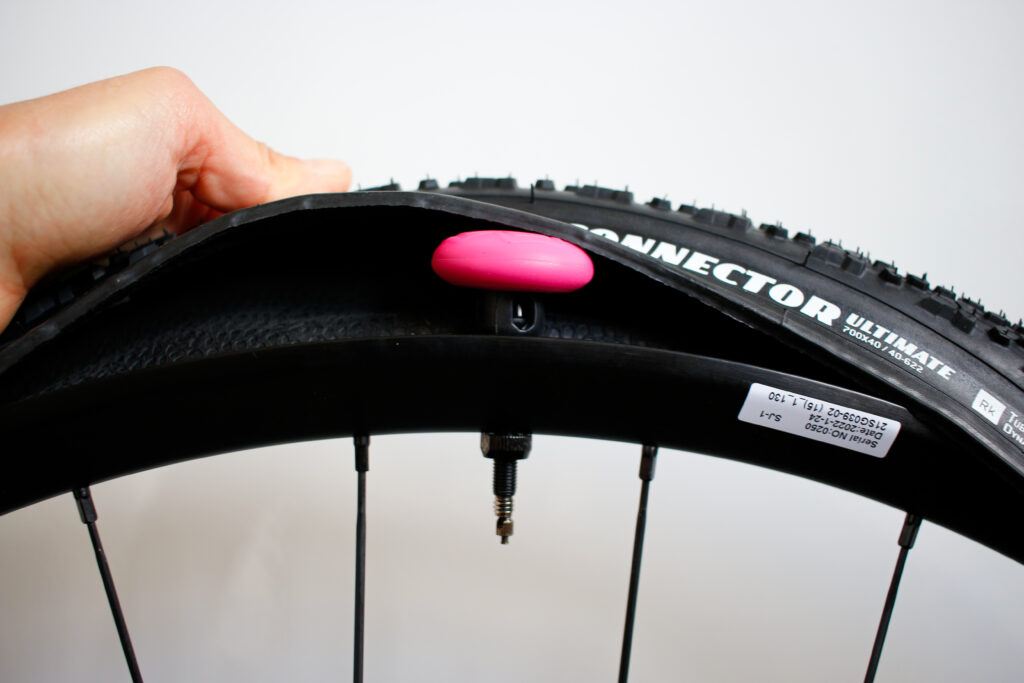 2022 Muc-off Stealth Tubeless Tag Holder.jpg