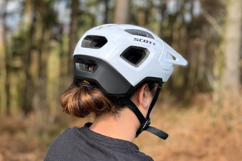 2022 Scott Argo MTB helmet Rhian Atherton 007