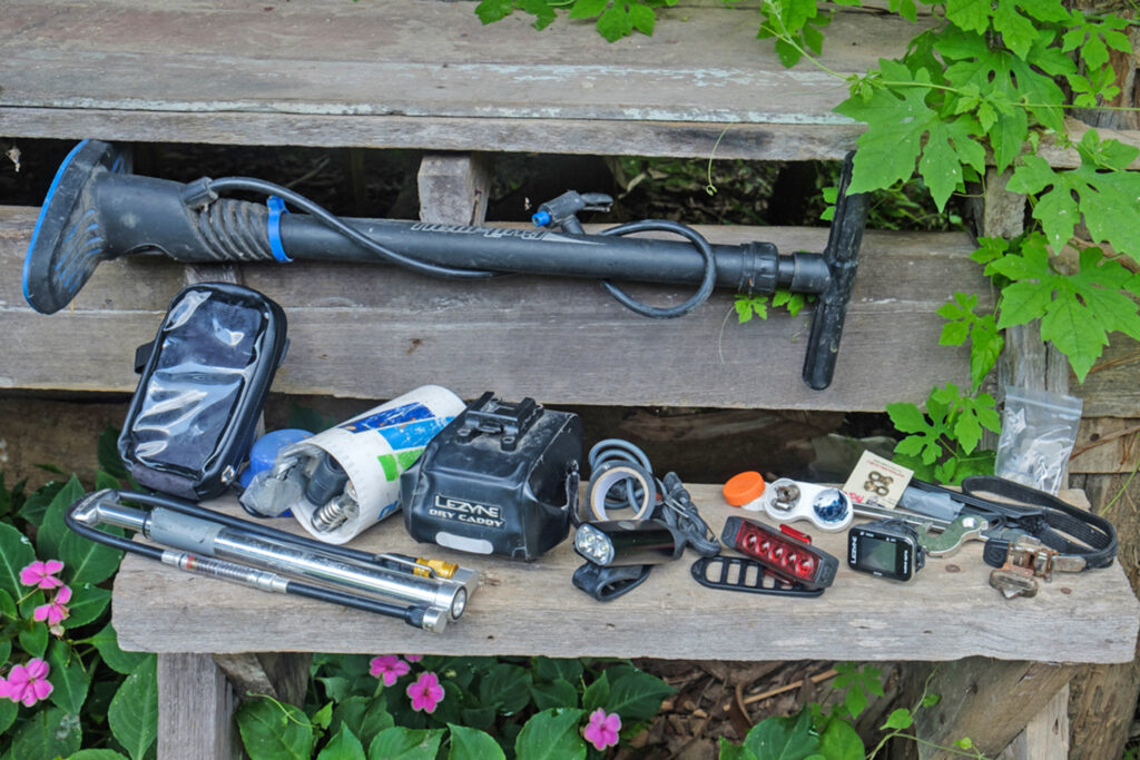 2022 Steve Thomas travel essentials 005