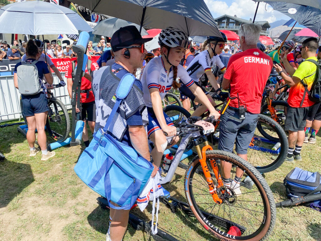 2022 Uci mtb world champs - behind the scenes mechanics-04