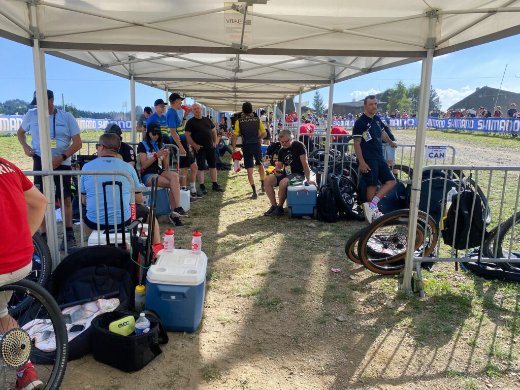 2022 Uci mtb world champs - behind the scenes mechanics-10