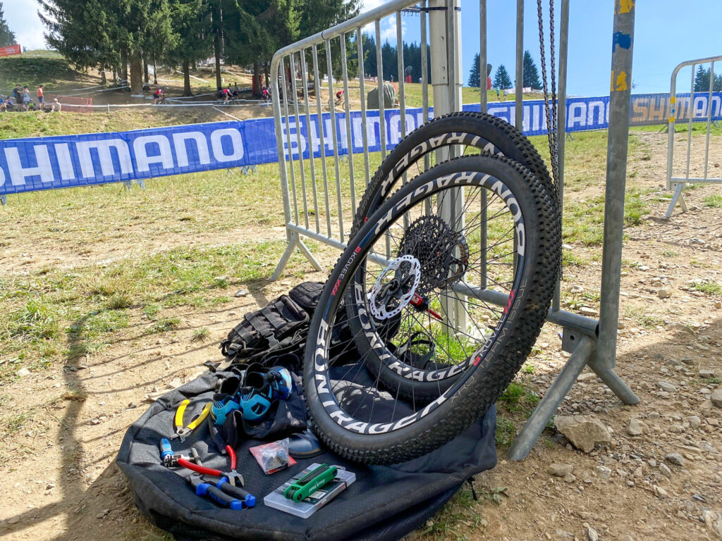 2022 Uci mtb world champs - behind the scenes mechanics-11