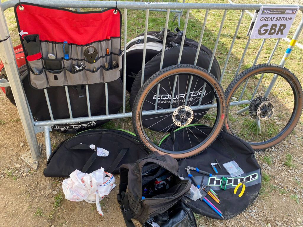 2022 Uci mtb world champs - behind the scenes mechanics-15