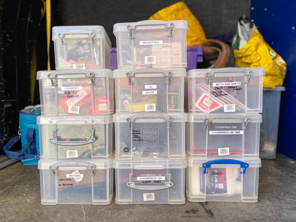 2022 Uci mtb world champs - behind the scenes mechanics-19