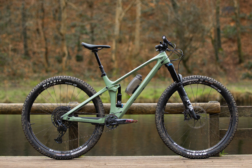 2022 YT Izzo Core 3 003.jpg