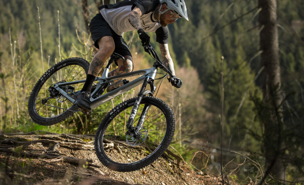 2022 YT industries Izzo_Core_2 cover.jpg