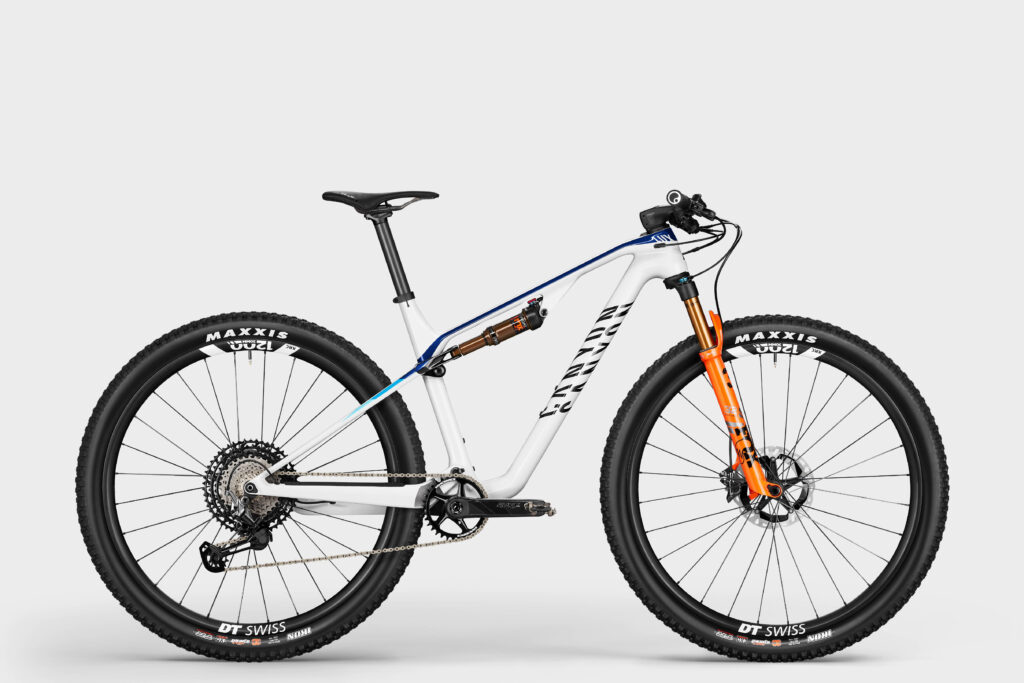2022 canyon lux cf slx 9 team.jpg