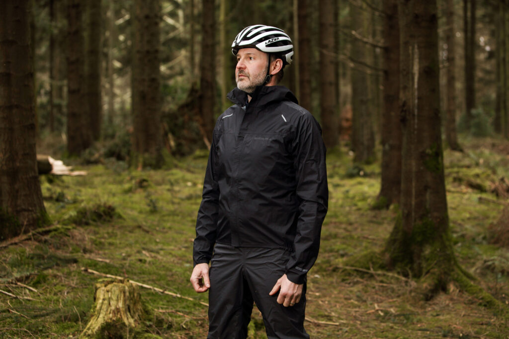 2022 endura gv500 waterproof hero.jpg