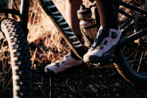 2022 fizik-terra-atlats-action-downcountry-5.jpg