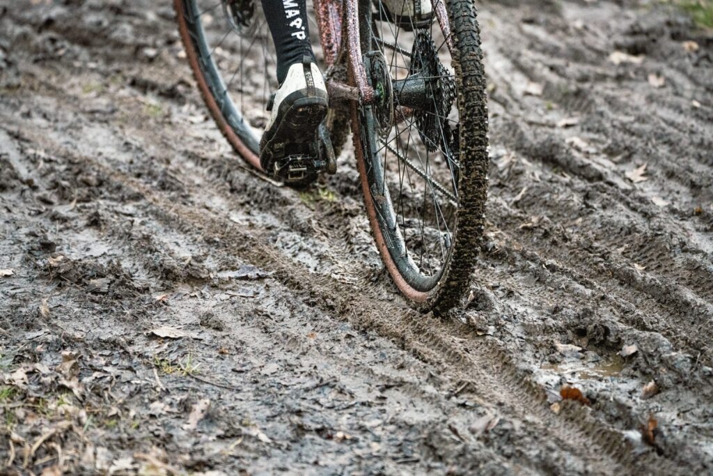2022 hutchinson tundra riding 1